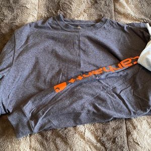 Bundle of 3 carhartt long sleeve shirts.